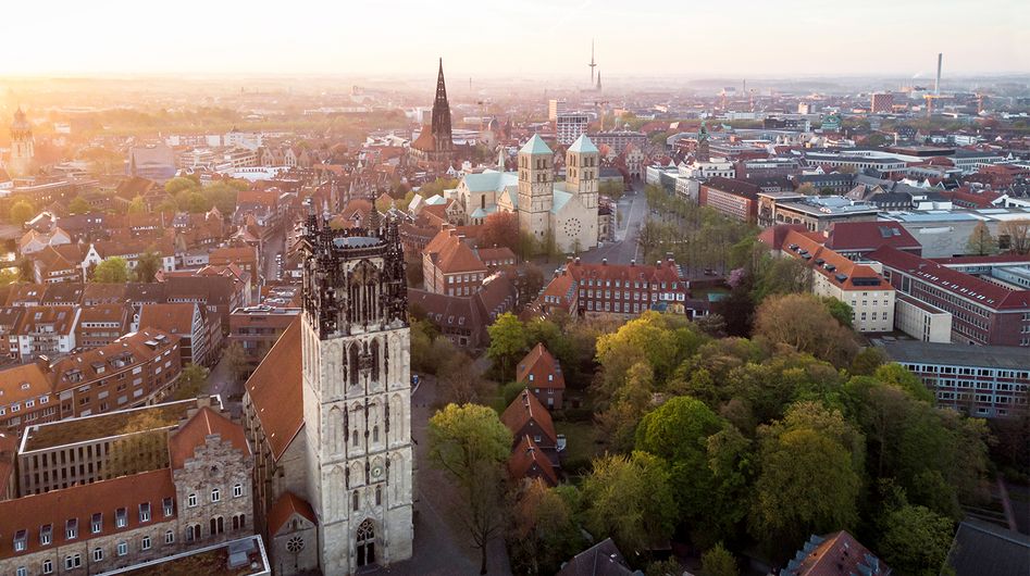 Blick auf die Stadt Münster mit historischen Gebäuden von oben
