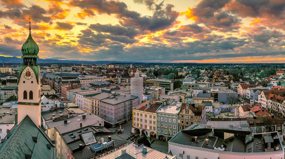 Blick auf die Innenstadt Rosenheims von oben